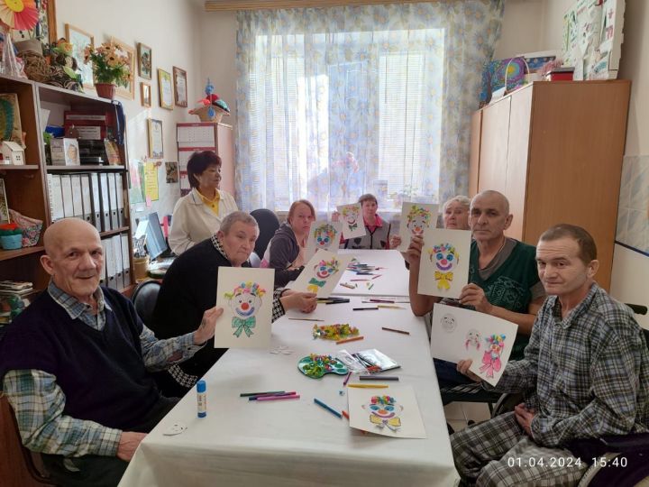 День смеха в Нурлатском доме-интернате прошел весело и радостно