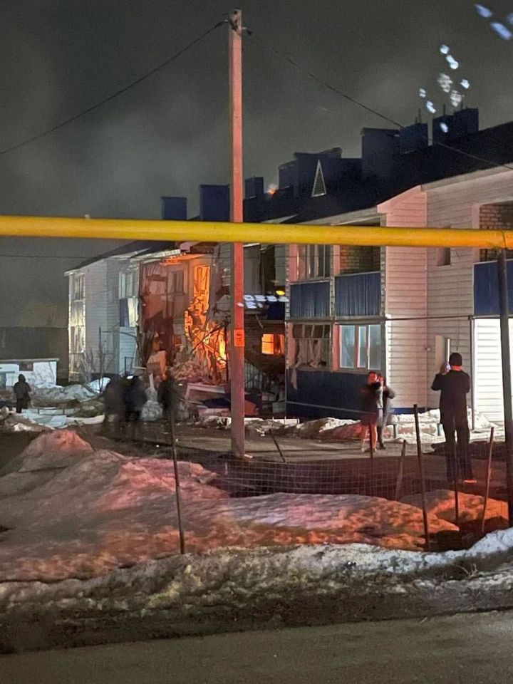 В результате взрыва в Нурлате обрушилось два подъезда  двухэтажного дома