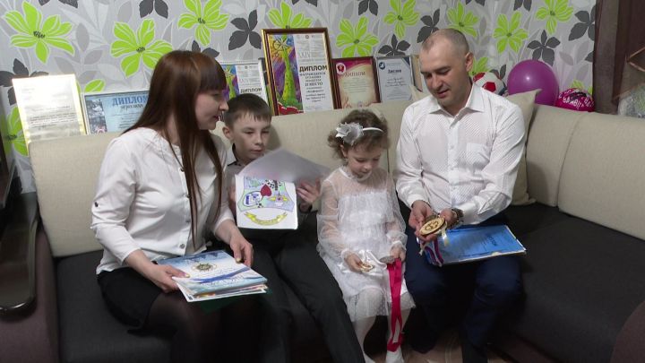 Булановы из Нурлата мечтают о большом доме, а маленькая Изабелла о котенке