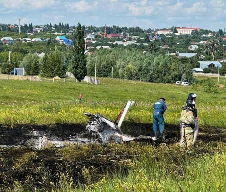 Три человека погибли в результате крушения небольшого самолета в Татарстане