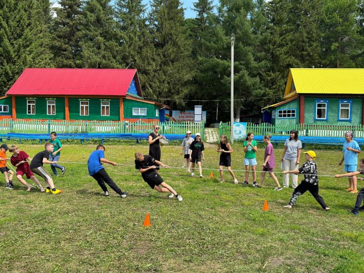 Сотрудники нурлатской спортшколы «Ледок» провели спортивное мероприятие в «Заречном»