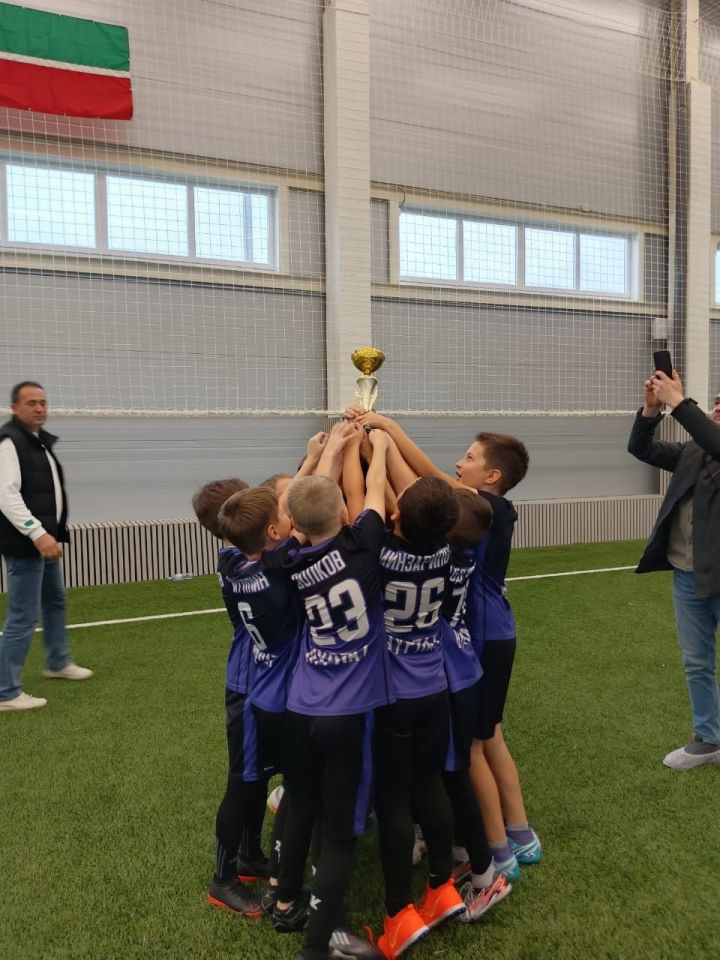 Юные футболисты из Нурлата завоевали золото на турнире «Кубок Чемпионов» в Аксубаево