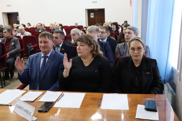 В Нурлате состоялась очередная сессия советов города и района