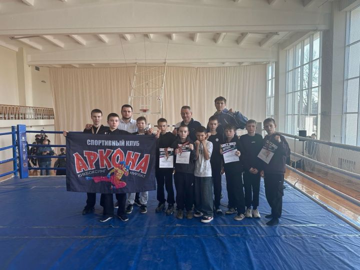 Воспитанники нурлатского «Тулпара» привезли 8 медалей с турнира по кикбоксингу в Бугульме
