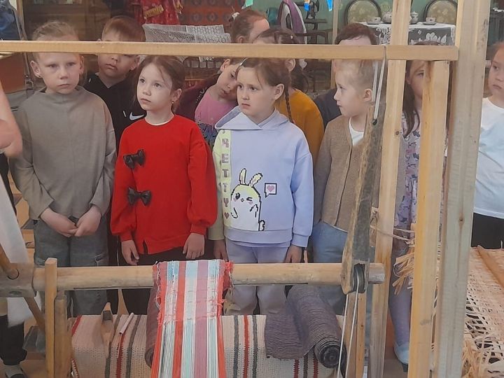 Юные исследователи из детсада «Алсу» посетили музей истории Закамья