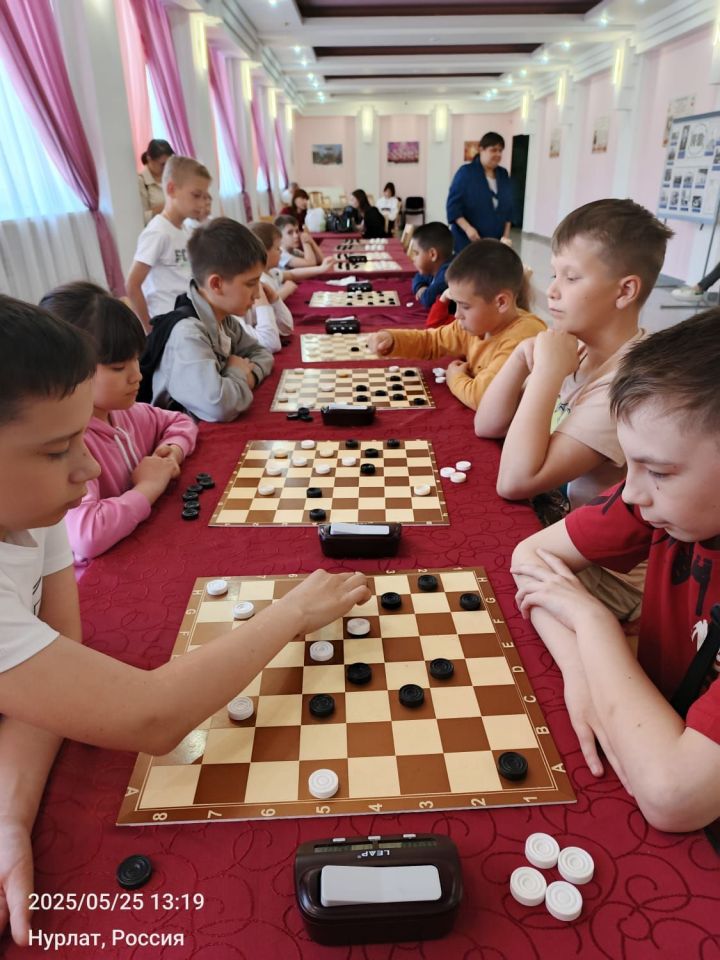 В Нурлате прошли районные турниры по шахматам и шашкам среди детей