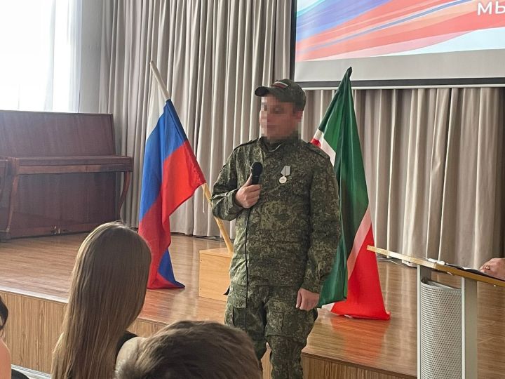 В нурлатской школе прошел урок, посвященный Дню воссоединения