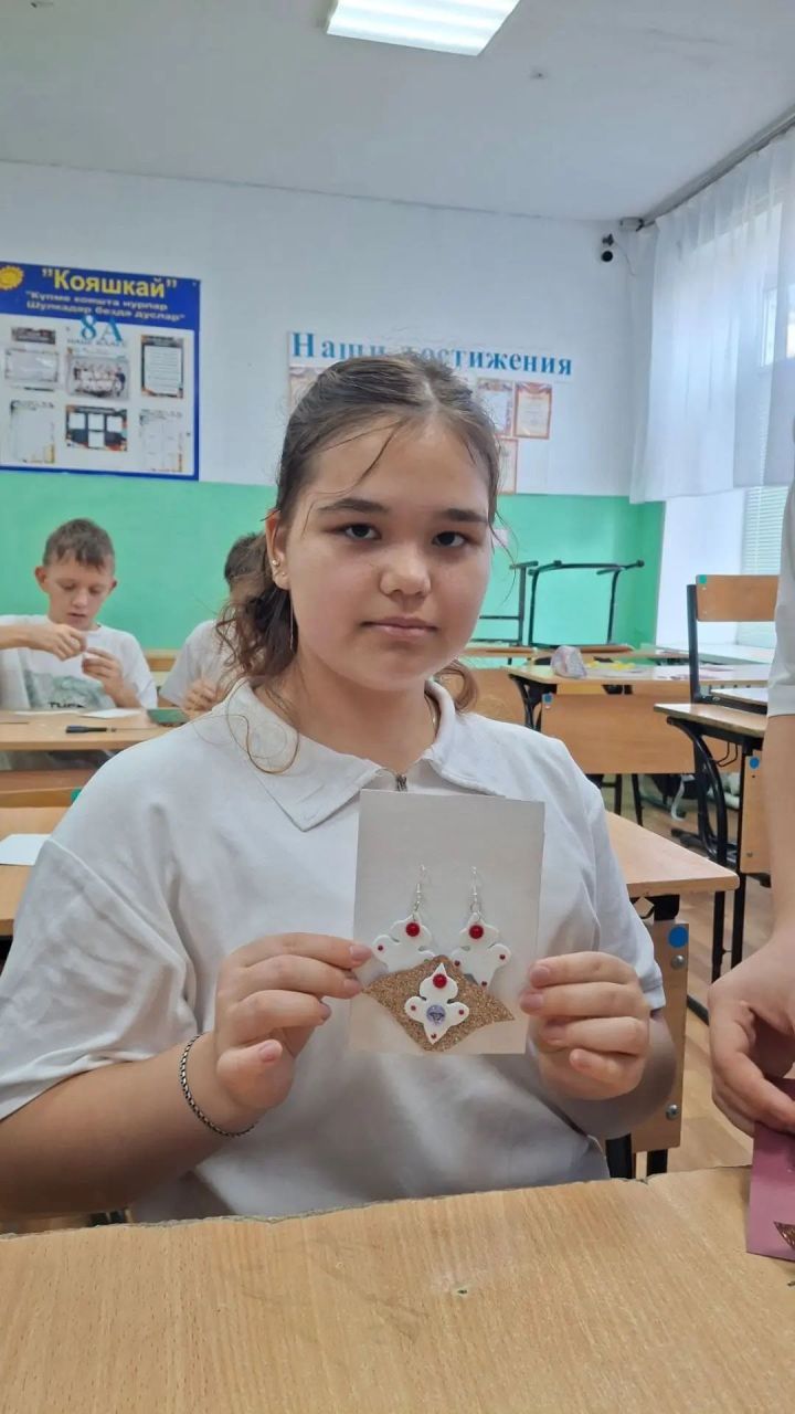 В Нурлате школьники создали украшения с татарскими орнаментами