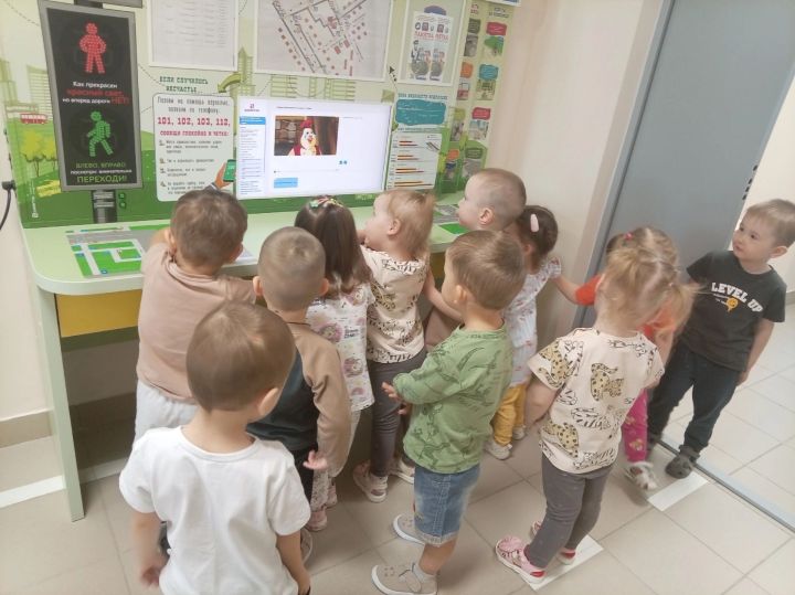Воспитанники детсада «Буратино» в Нурлате сделали первые шаги в изучении ПДД