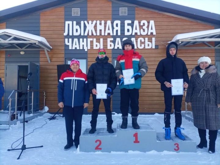 Команда Нурлатского аграрного техникума — лучшая на зональном этапе лыжных гонок