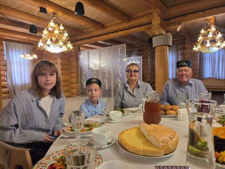 Семья из Нурлата стала дипломантом республиканского фестиваля