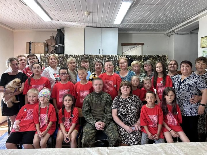 Связь поколений: нурлатские школьники и волонтеры помогают бойцам СВО