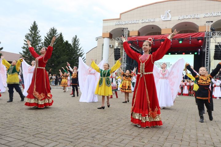 Нурлатта Республика көнендә берьюлы өч бәйрәм узачак