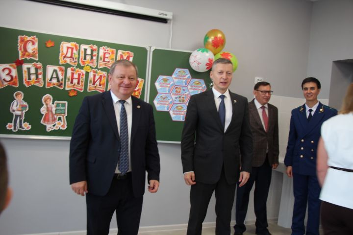 В Нурлате открыли школу № 4 с участием главы района и министра