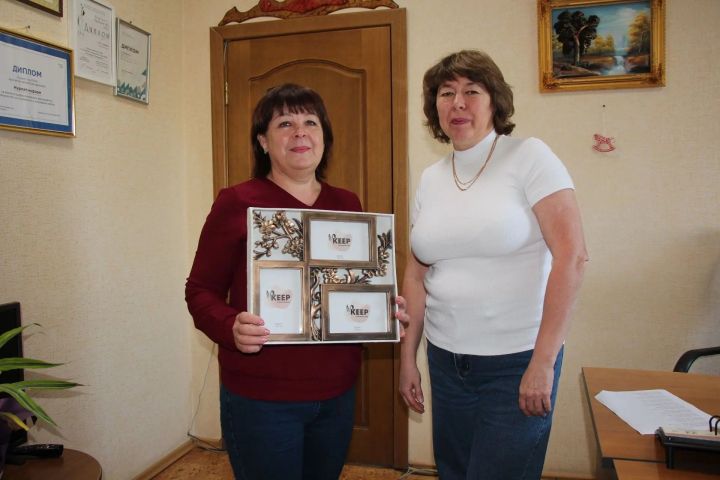 В «Нурлат-информе» чествовали победителя конкурса «История моего имени»