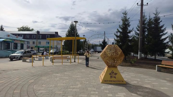 В Нурлате благоустроили сквер у автовокзала