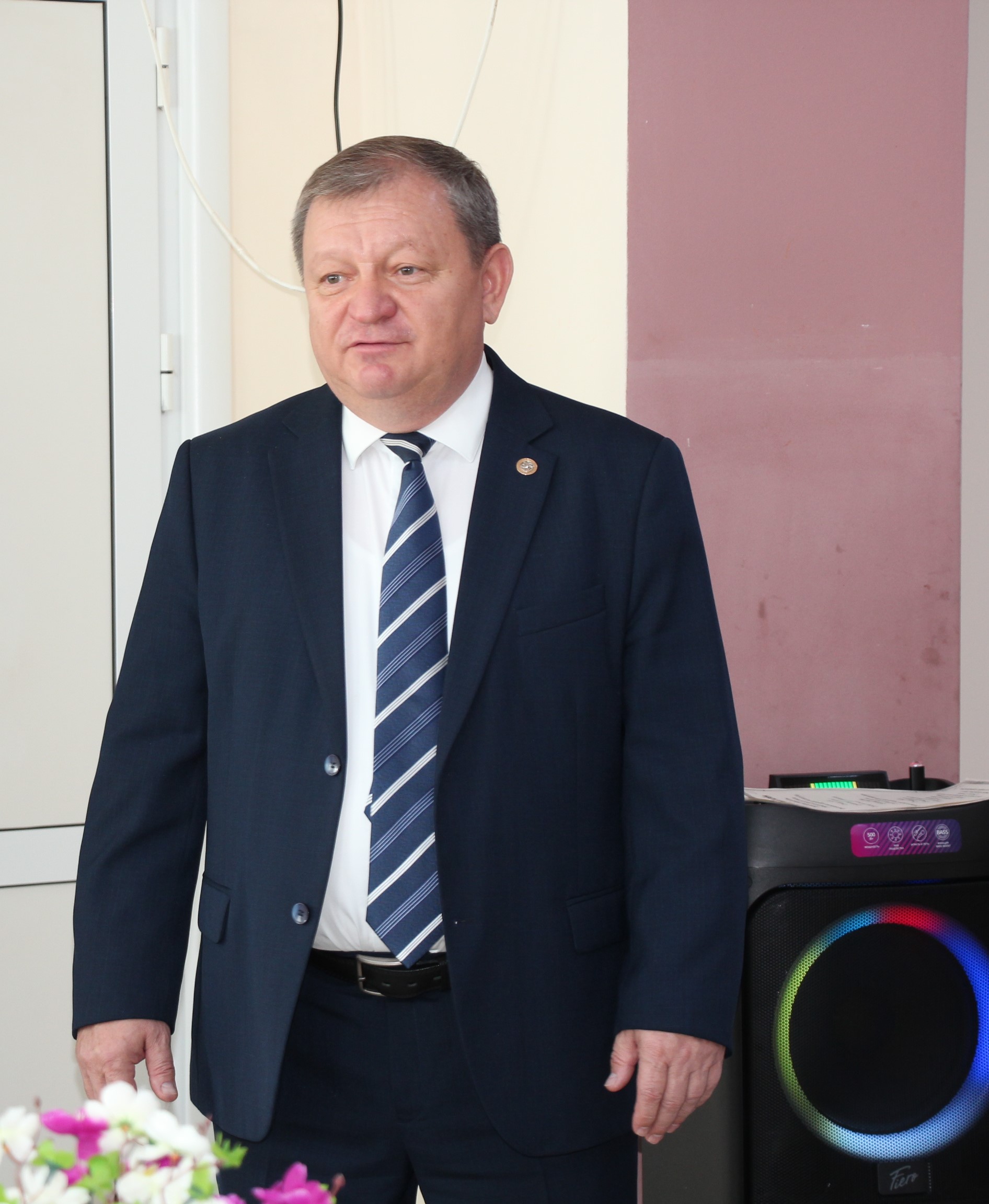 Дамир Ишкинеев навестил постояльцев Нурлатского дома-интерната