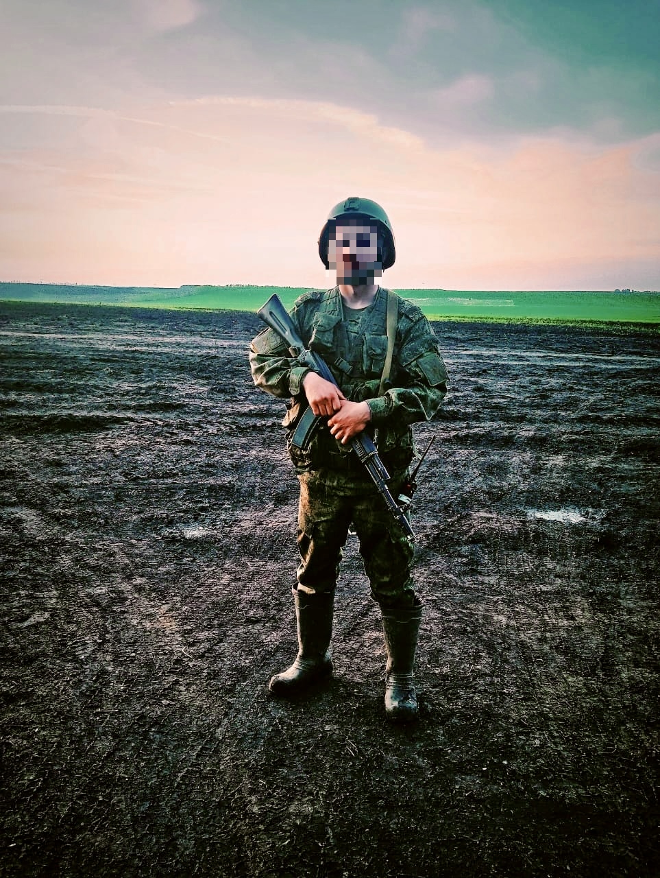 Айгиз сегодня – начальник аппаратной П-230Т.