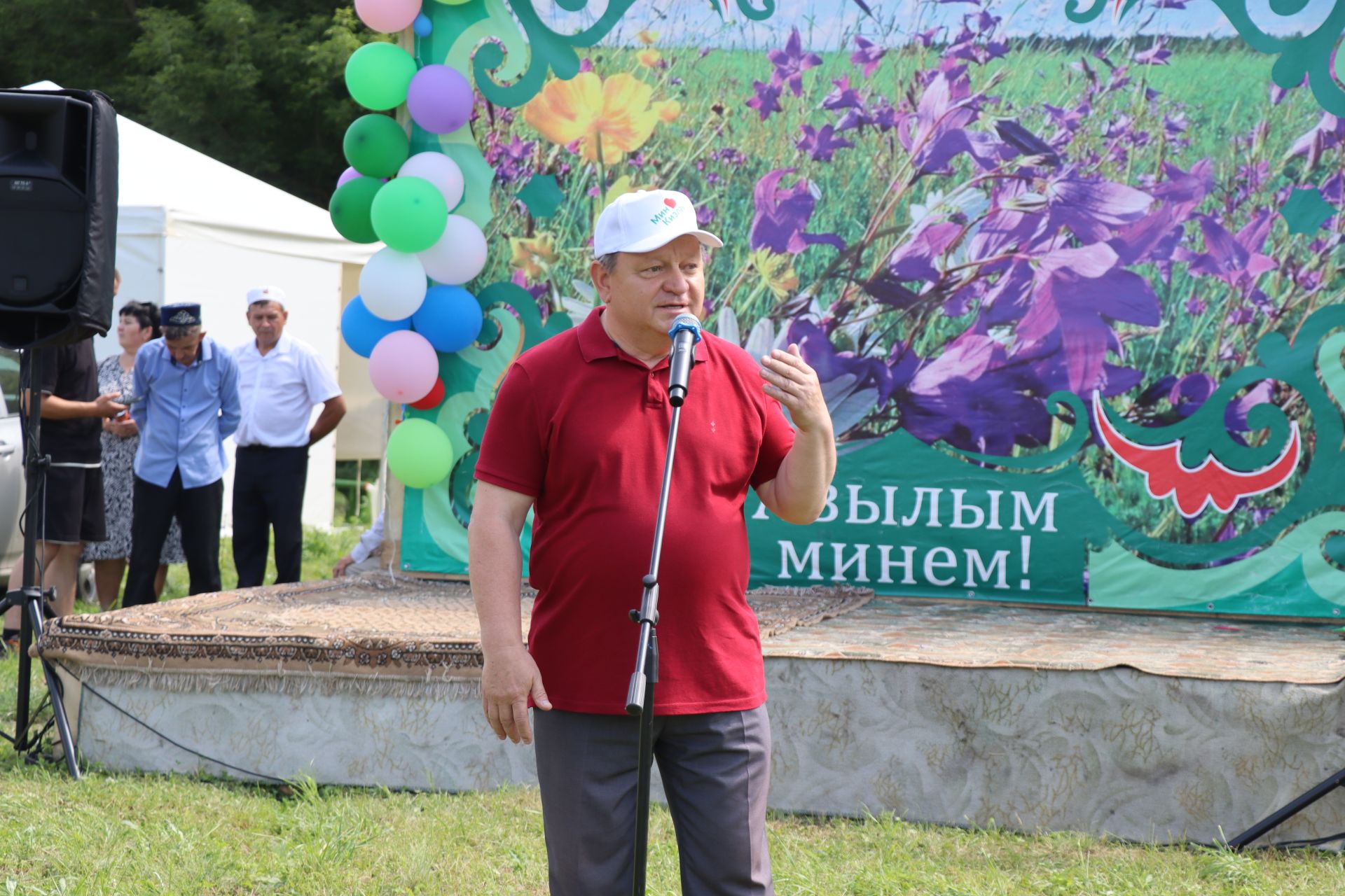 Дамир Ишкинеев приветствовал курманаевцев и гостей праздника