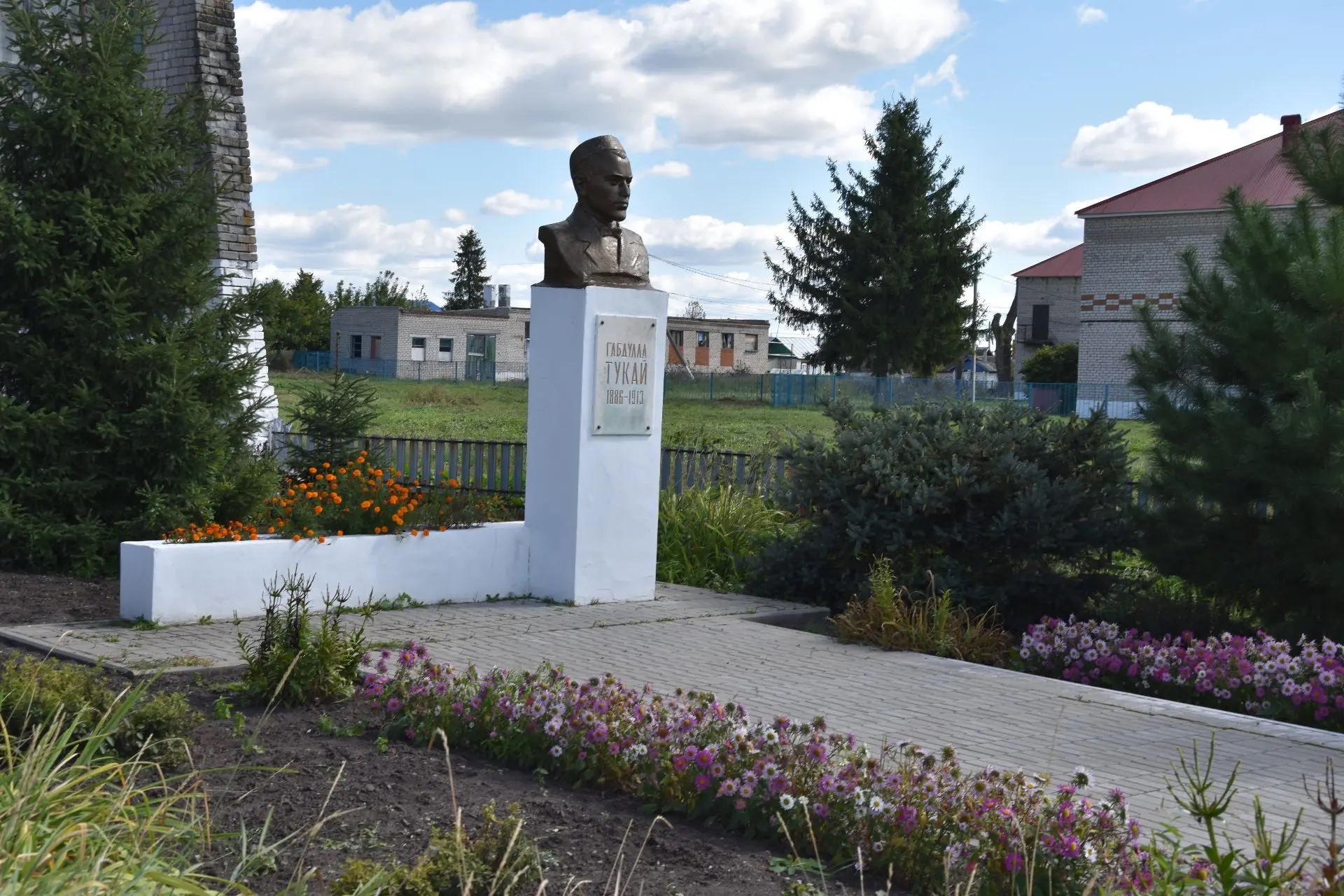 к 140-летию Тукая отремонтировали бюст