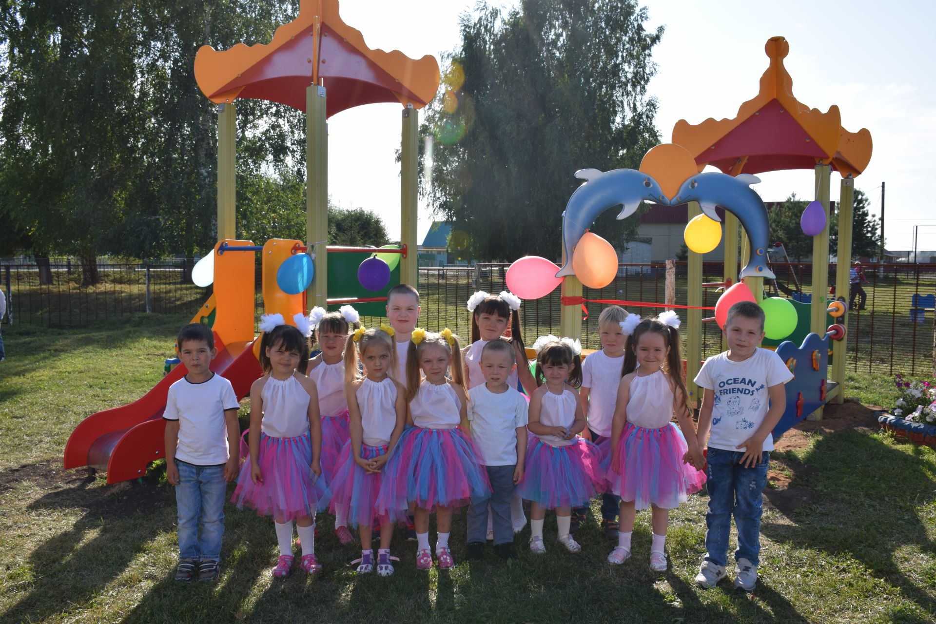 Дети села Андреевка в подарок от нефтедобытчиков получили игровую площадку