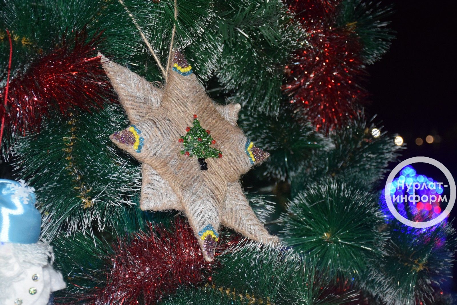 В Нурлате открылась главная новогодняя елка