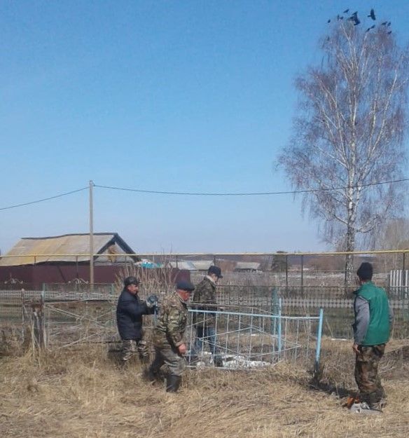 В Староальметьевском сельском поселении идут субботники в рамках санитарно-экологического двухмесячника