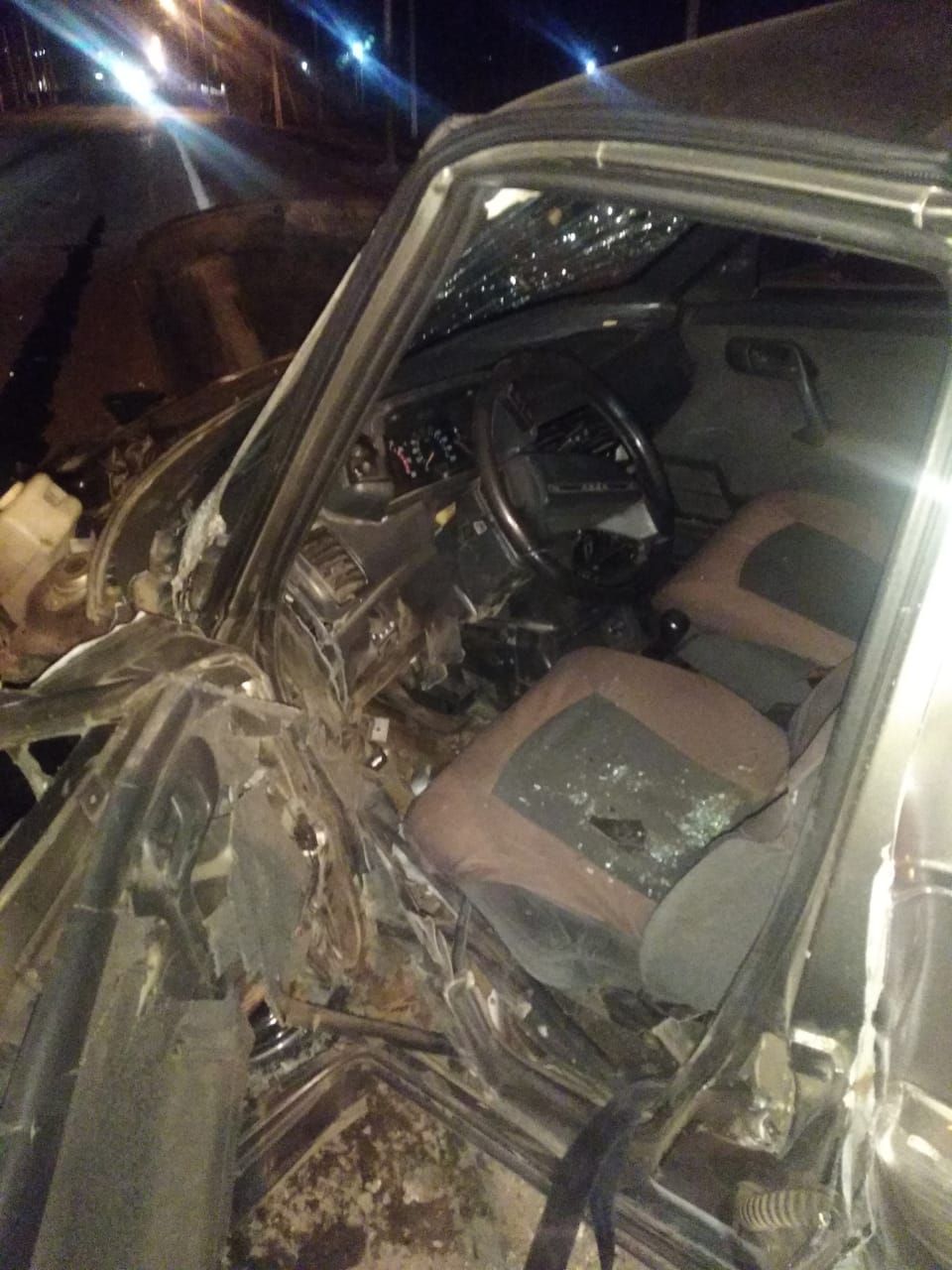 В Нурлате пьяный водитель на «ВАЗ-2112» врезался в большегруз