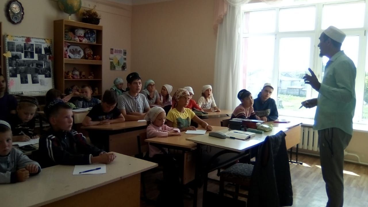 Смена в мусульманском лагере  деревни Бикулово завершилась детским Сабантуем