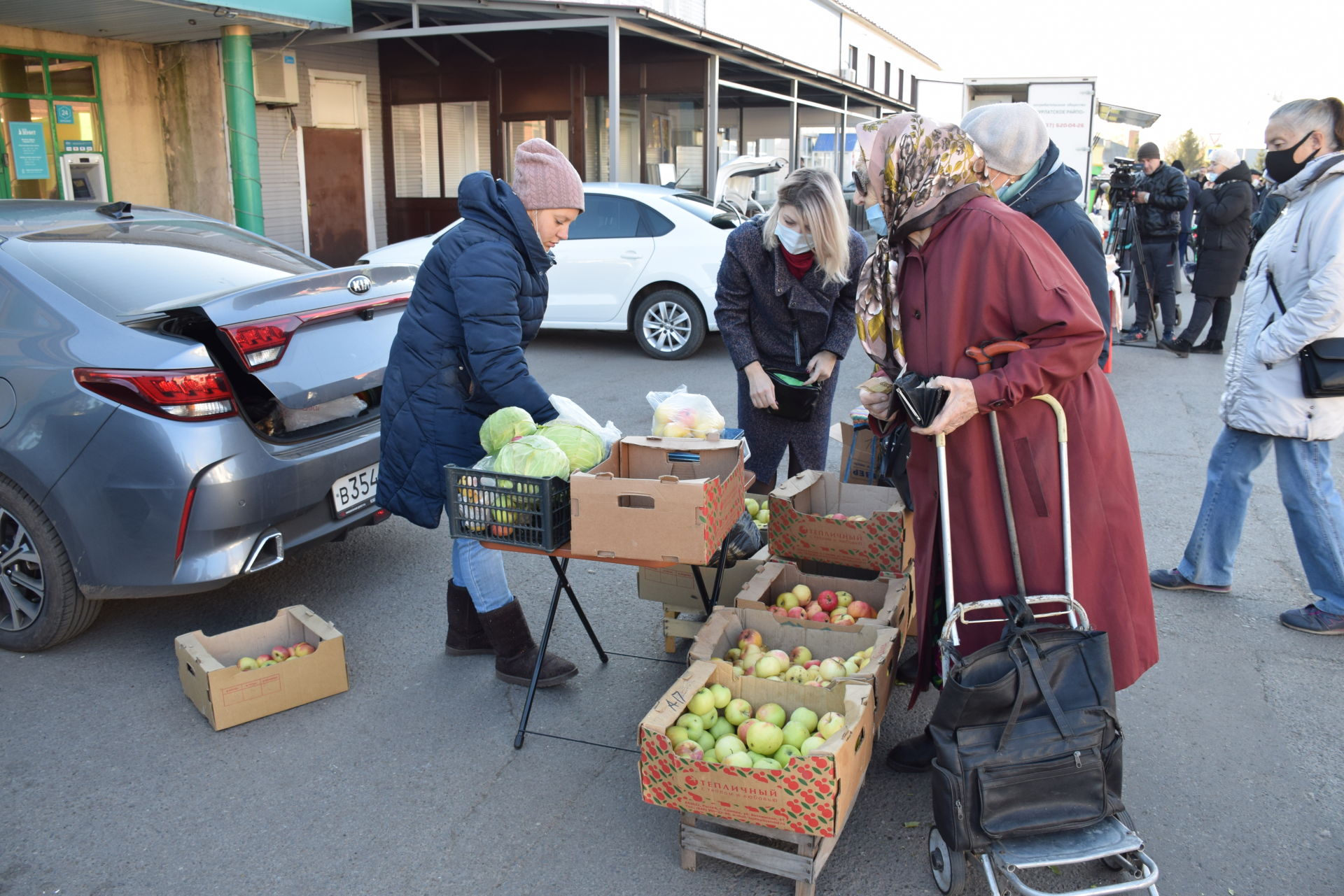 Широкий ассортимент сезонной продукции представили на сельскохозяйственной ярмарке в Нурлате