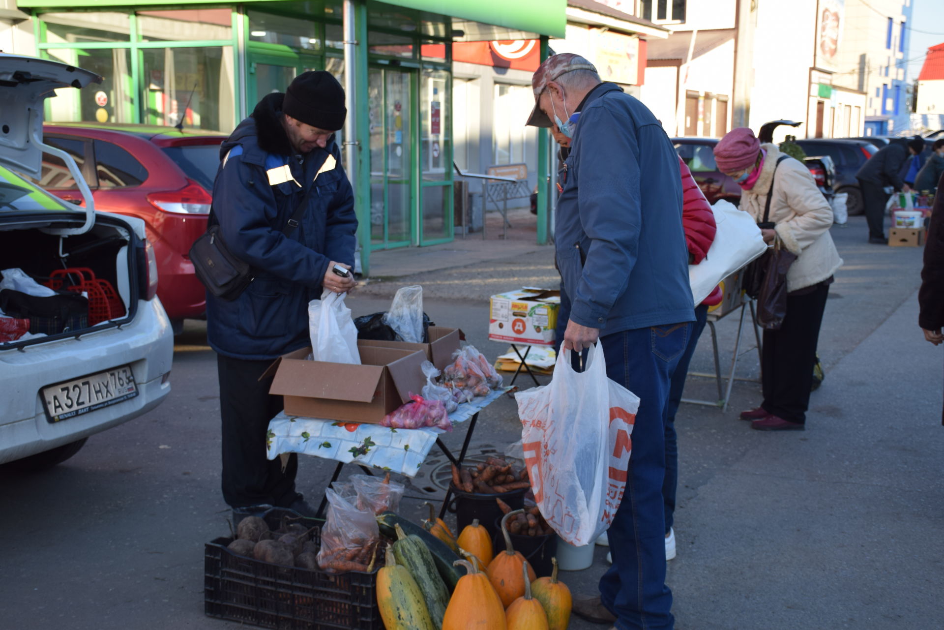 Широкий ассортимент сезонной продукции представили на сельскохозяйственной ярмарке в Нурлате