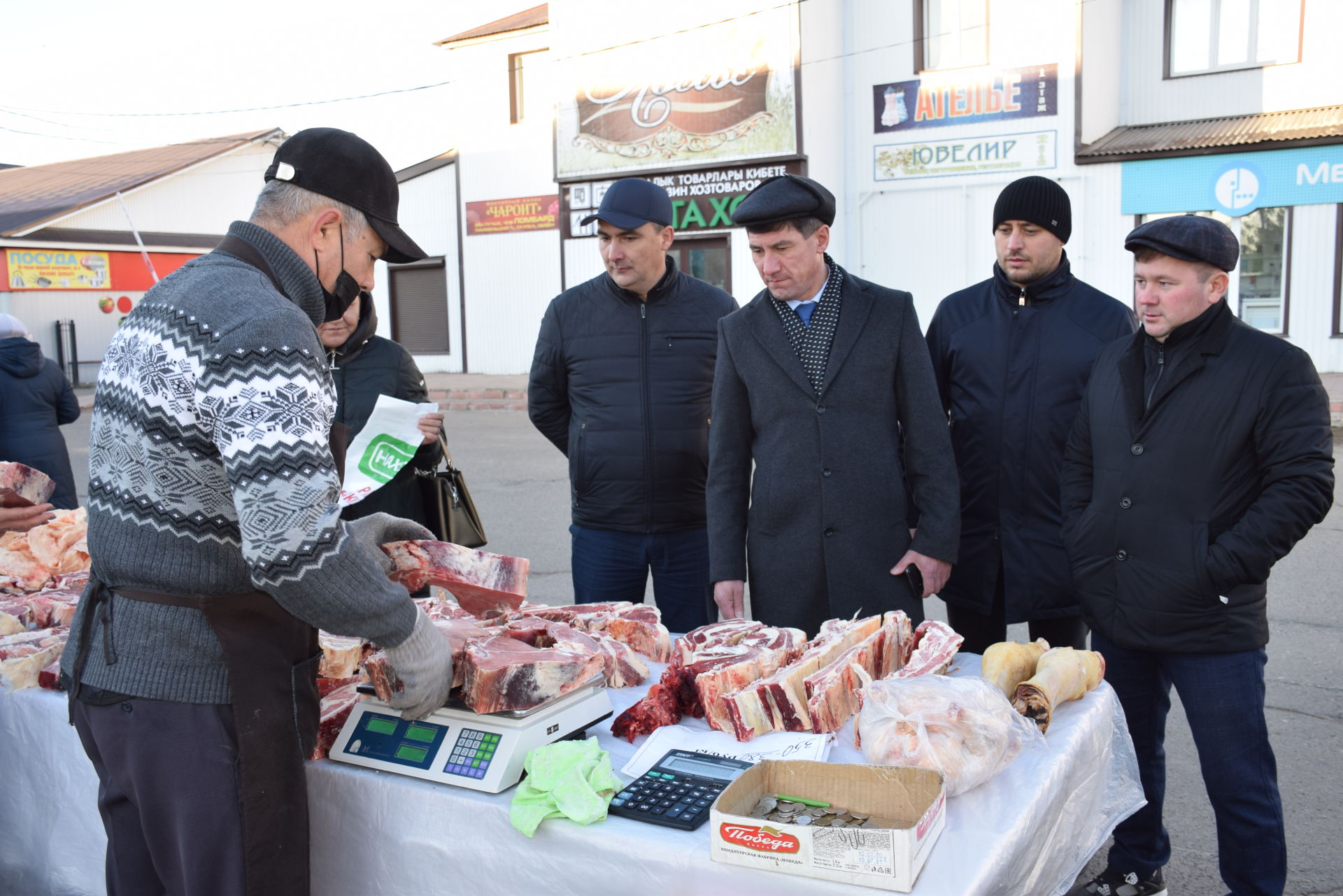 Широкий ассортимент сезонной продукции представили на сельскохозяйственной ярмарке в Нурлате