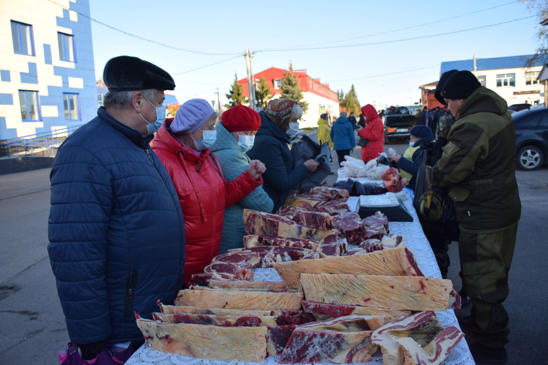 Широкий ассортимент сезонной продукции представили на сельскохозяйственной ярмарке в Нурлате