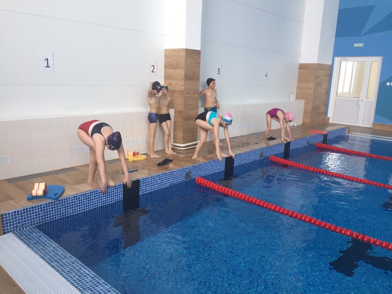 Нурлатские единороссы провели мини-турнир по плаванию в «Тулпаре»