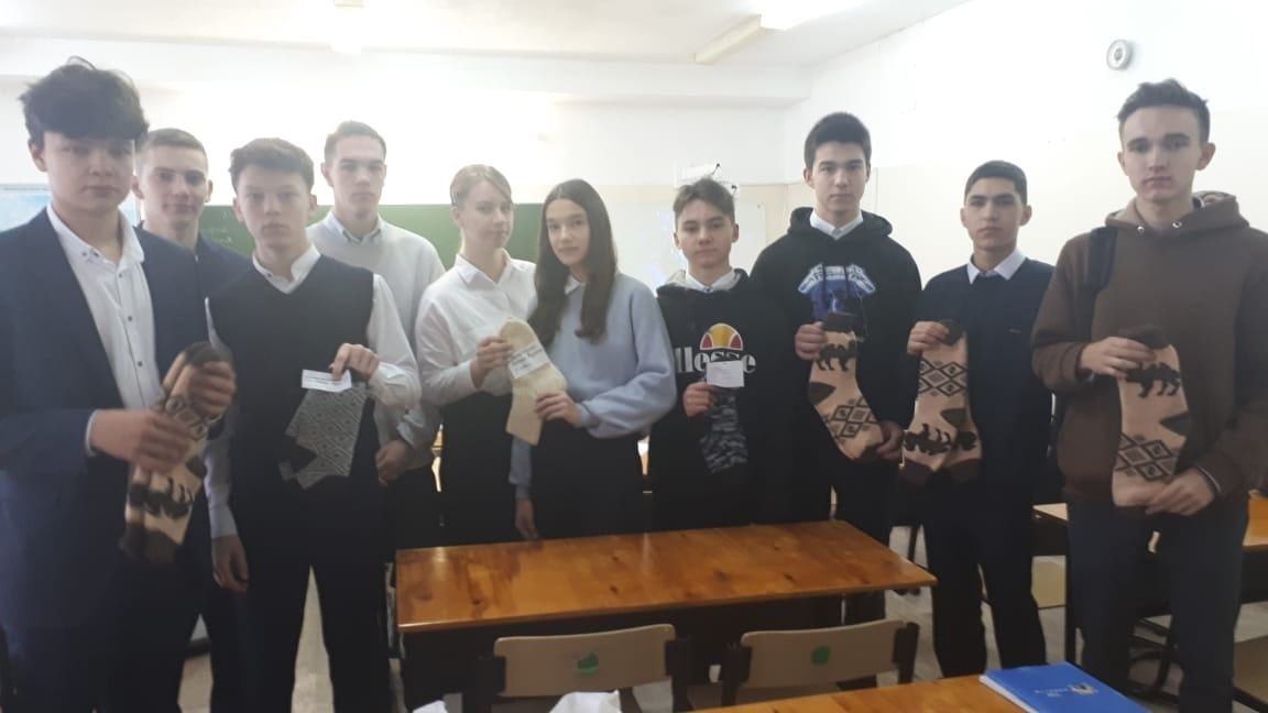 Учащиеся школы №9 города Нурлат участвуют в акции «Своих не бросаем!»