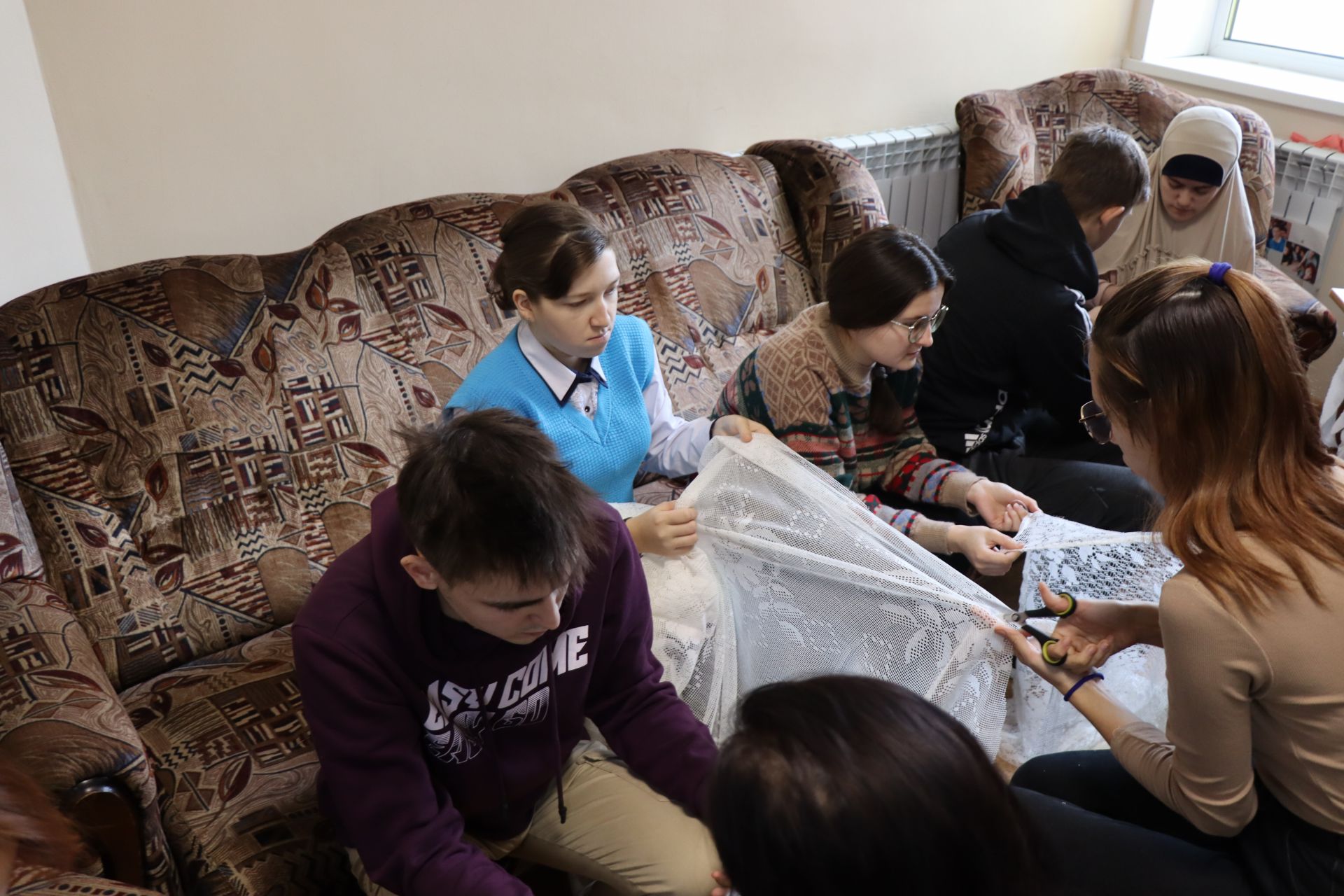 В помощь солдатам студенты Нурлатского аграрного техникума изготавливают масксети