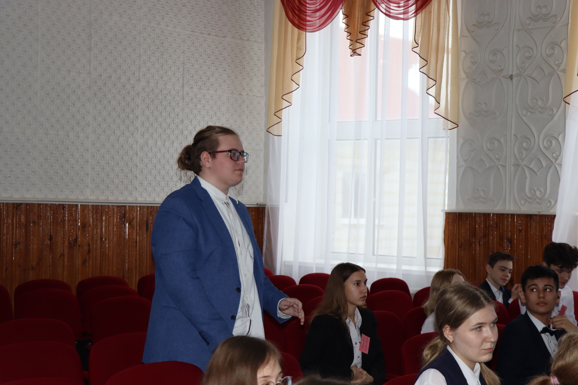 В школе №4 Нурлата прошел парламентский урок с участием главы района