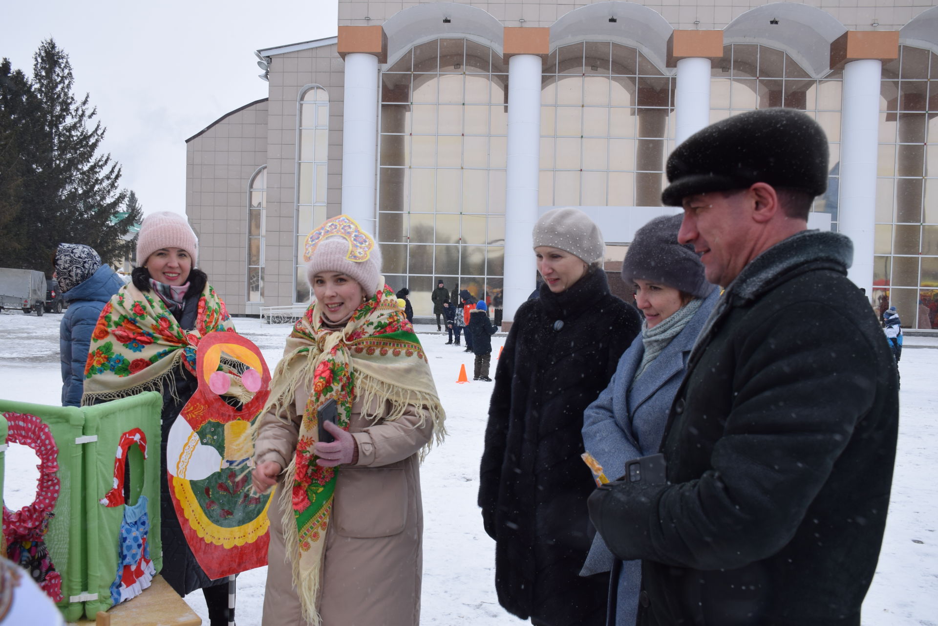 На центральной площади Нурлата развернулось широкое масленичное гуляние