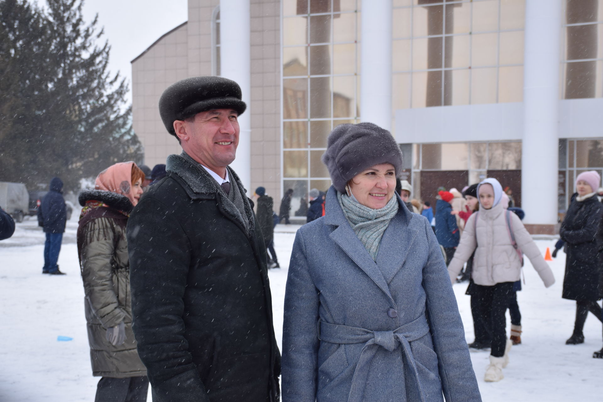 На центральной площади Нурлата развернулось широкое масленичное гуляние