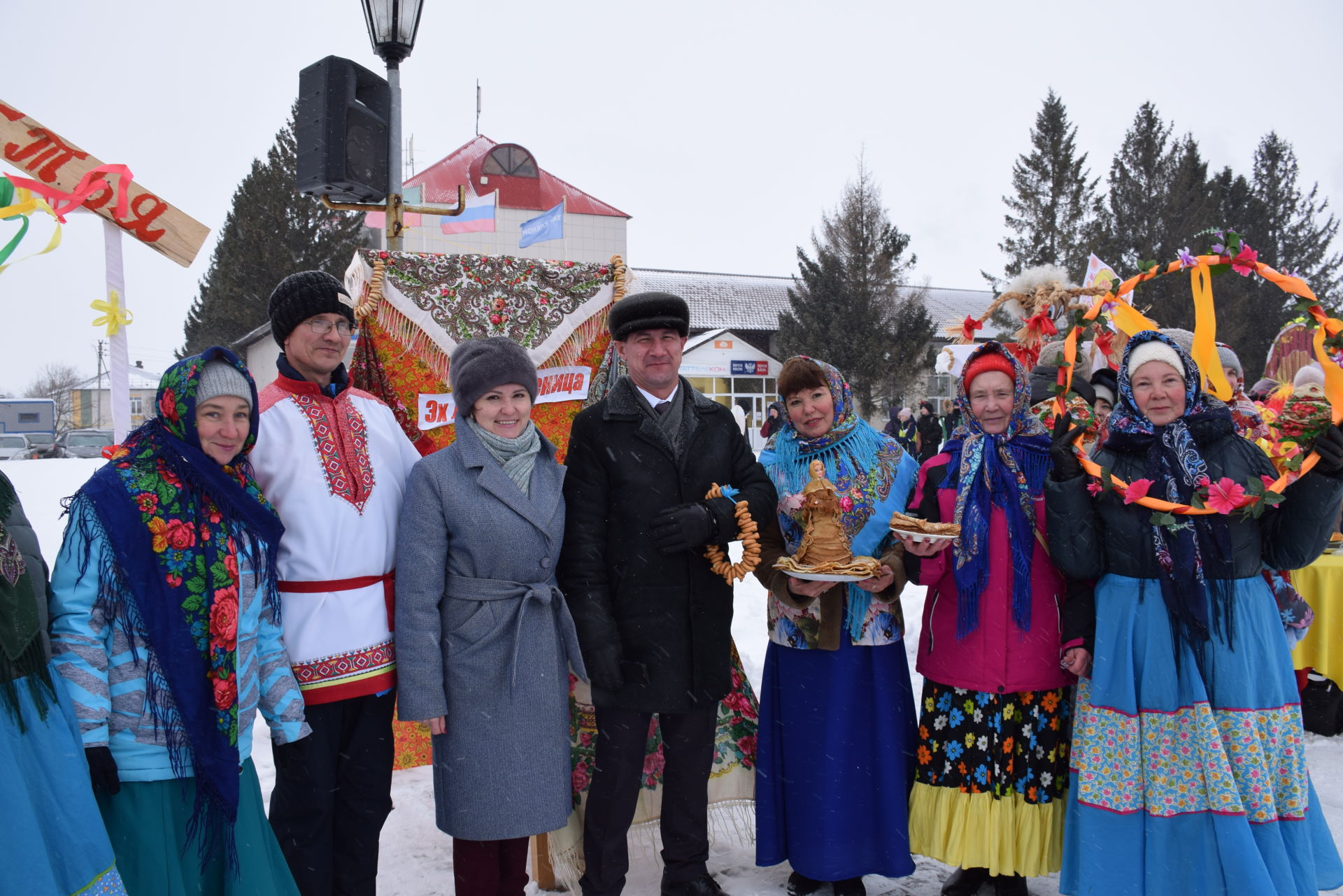 На центральной площади Нурлата развернулось широкое масленичное гуляние