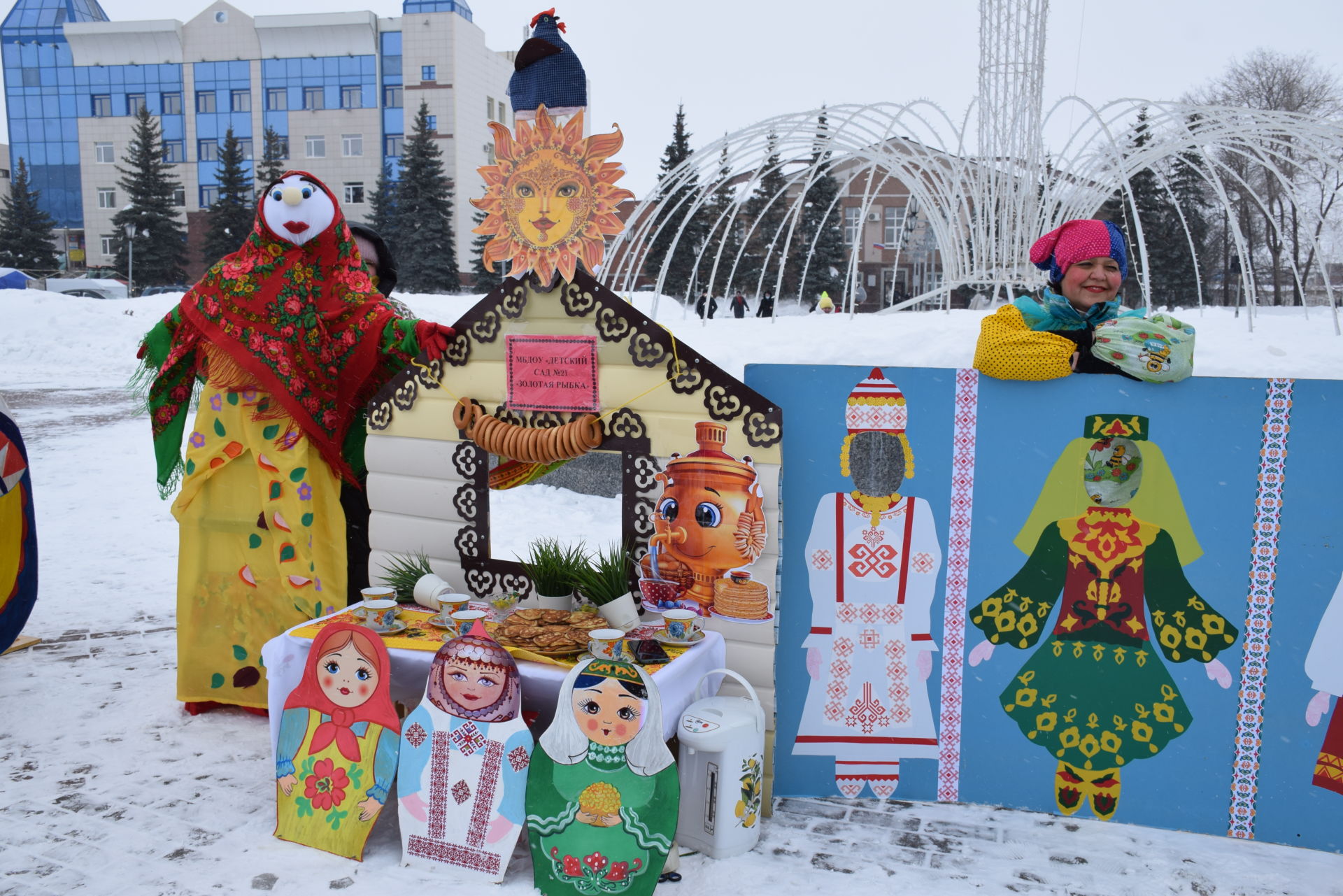 На центральной площади Нурлата развернулось широкое масленичное гуляние