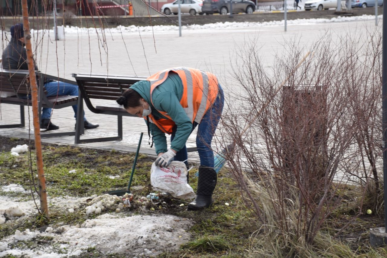 В Нурлате проходит первый общегородской субботник