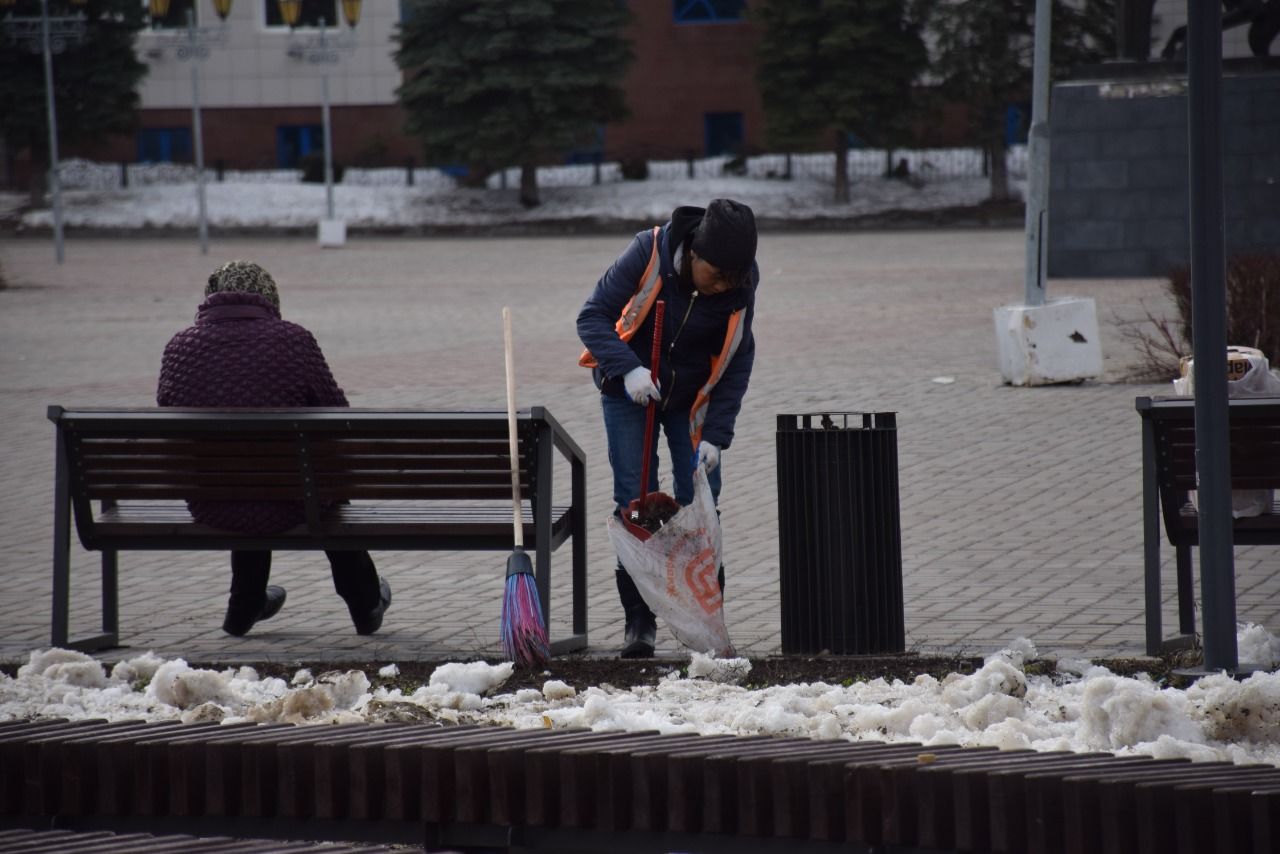 В Нурлате проходит первый общегородской субботник