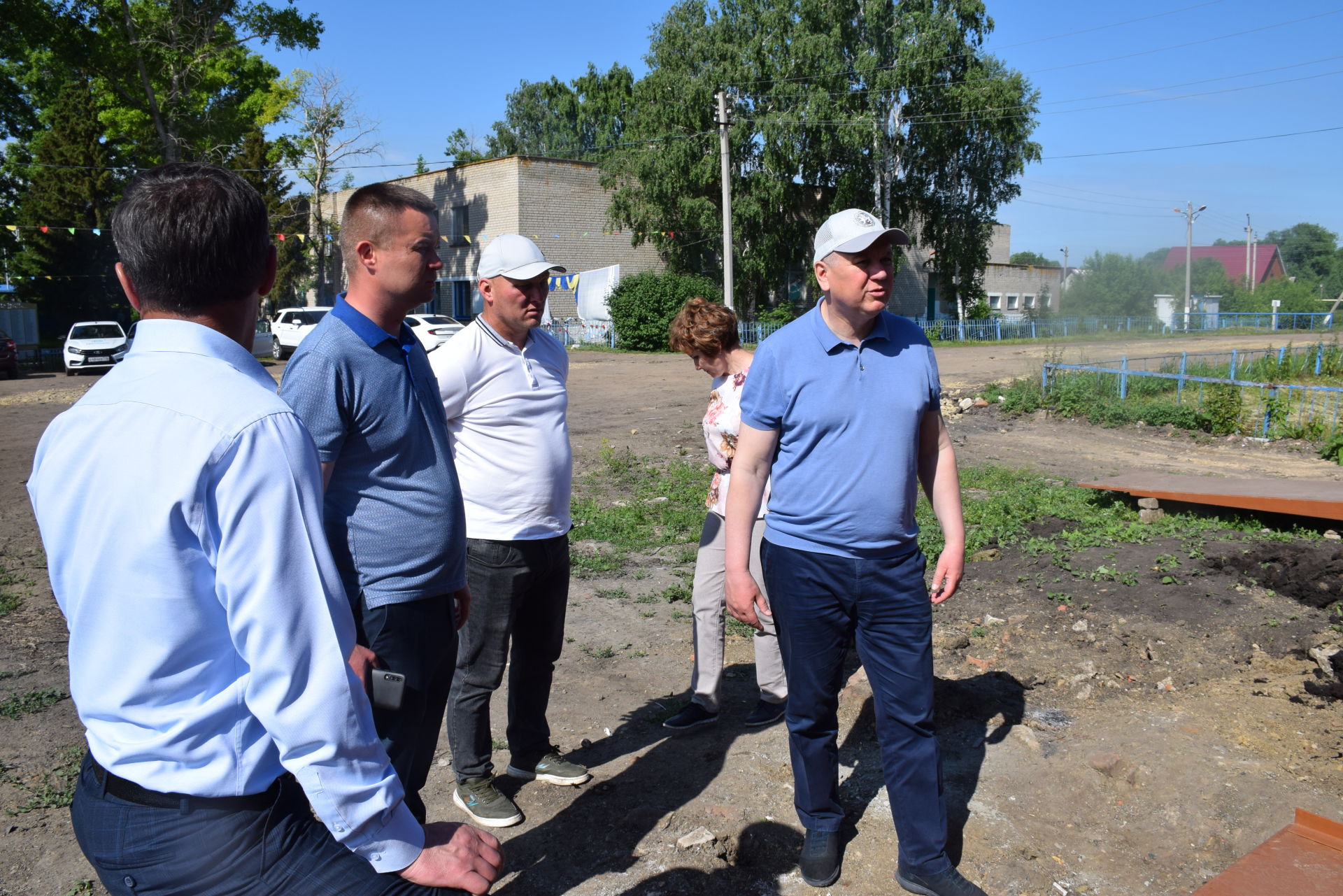 Алмаз Ахметшин посетил объект строительства в Новом Иглайкине