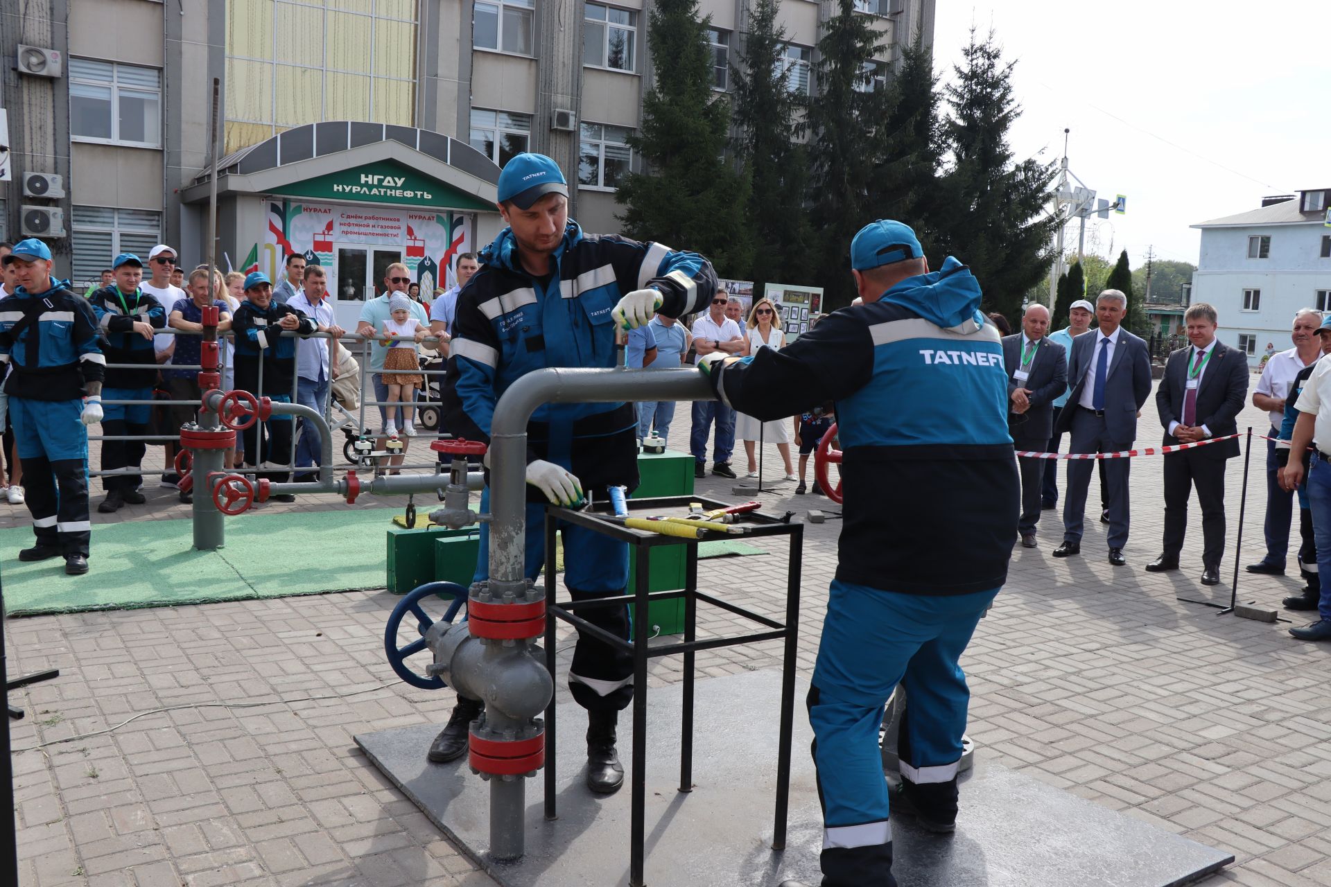 Алмаз Ахметшин принял участие в профессиональном празднике нефтедобытчиков