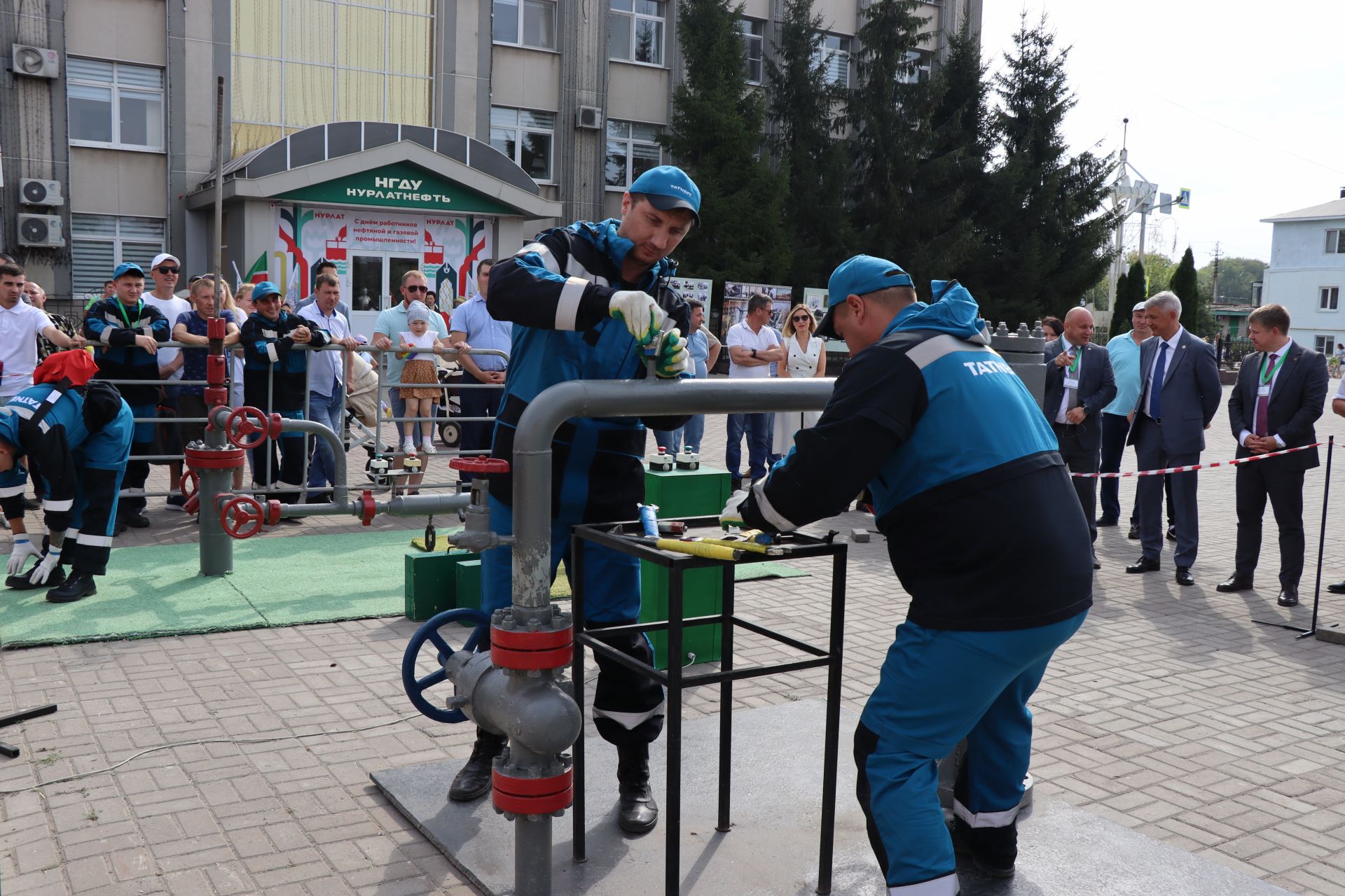 Алмаз Ахметшин принял участие в профессиональном празднике нефтедобытчиков