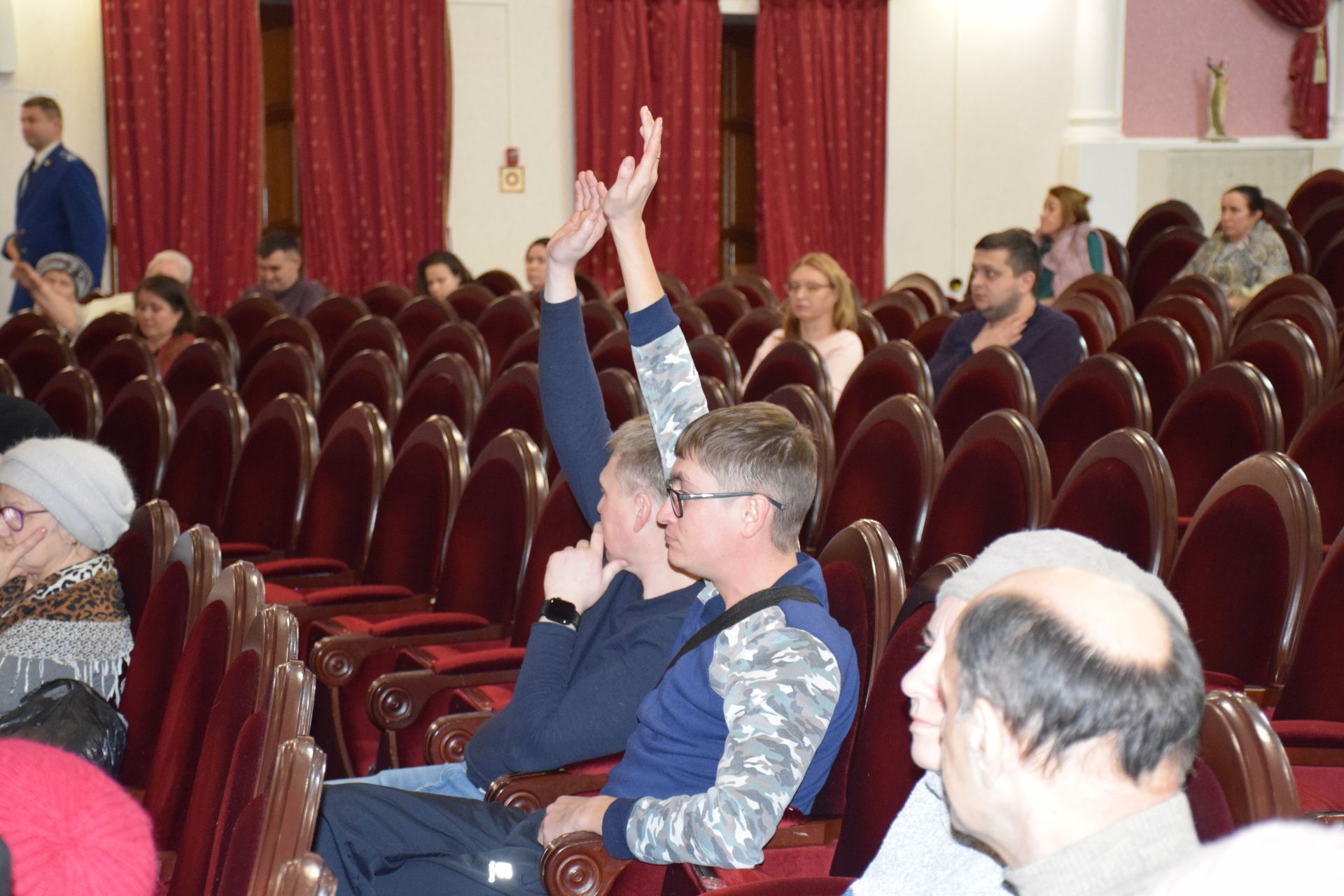 В Нурлате Алмаз Ахметшин провел традиционную встречу с горожанами