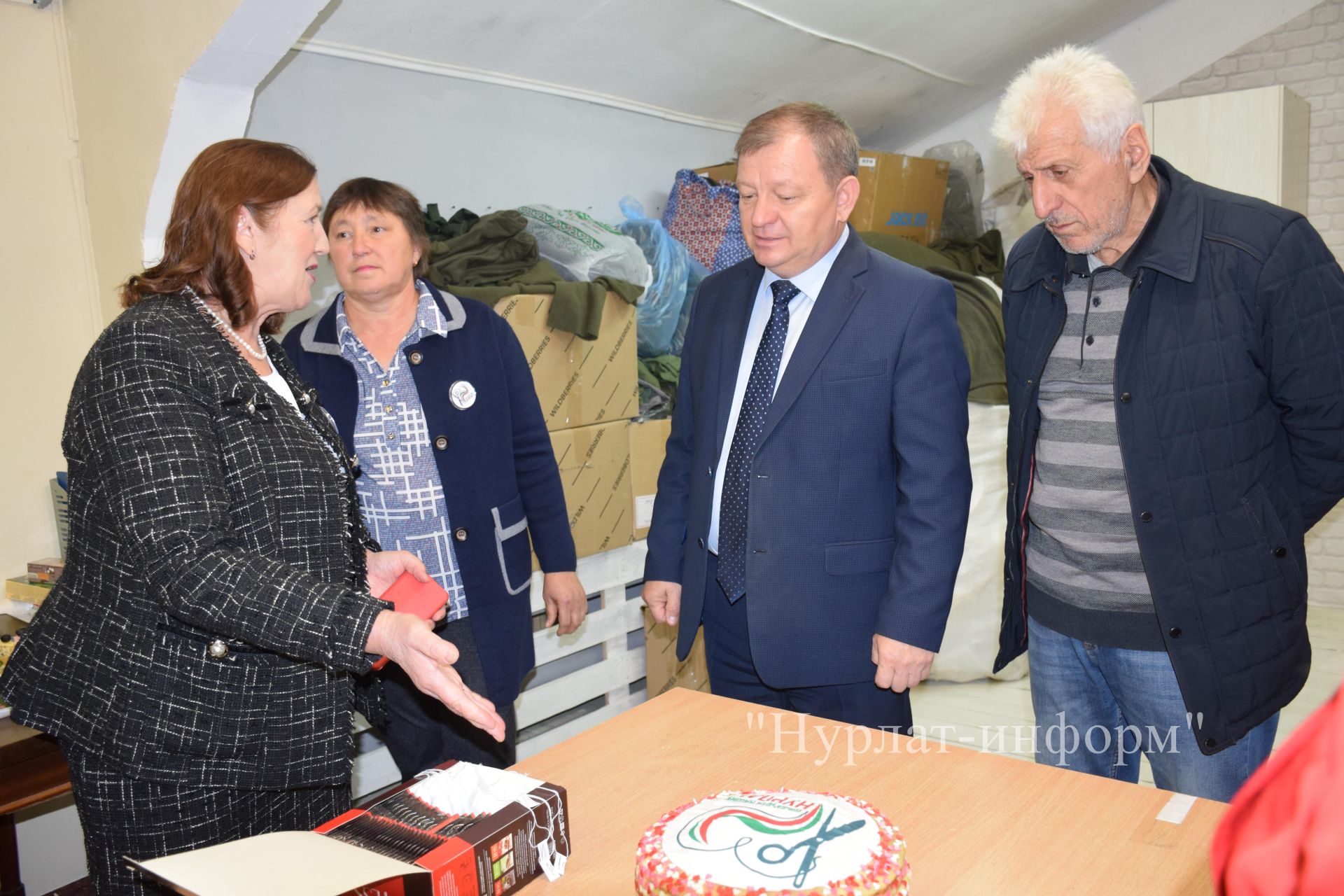 Дамир Ишкинеев поздравил нурлатских волонтеров с годовщиной создания движения «Шьем для наших Нурлат»