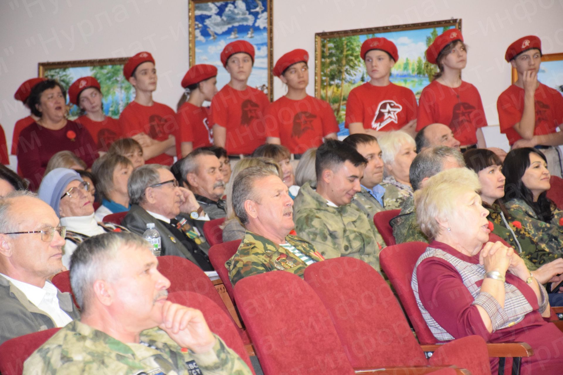 Нурлатский Дом дружбы народов объединил несколько поколений молодежи на фестивале комсомольской песни