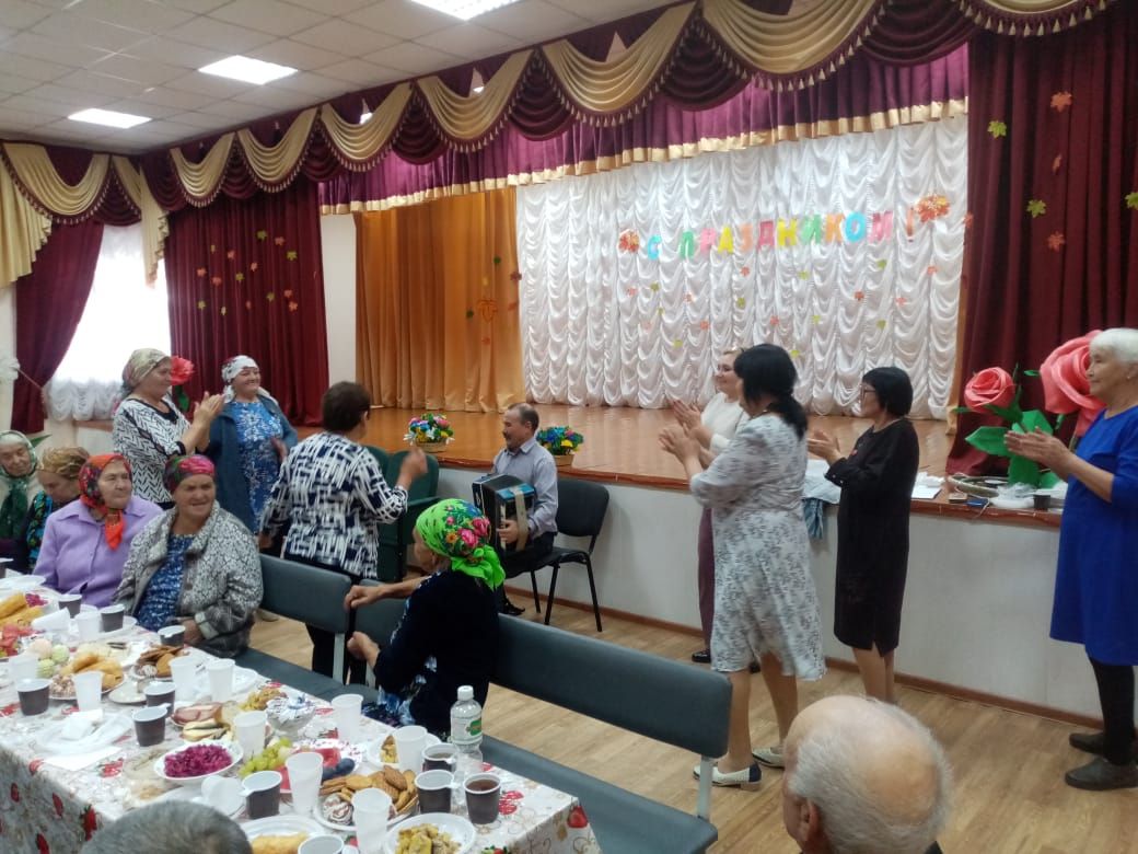 Старшее поколение жителей Егоркинского поселения пригласили на праздник